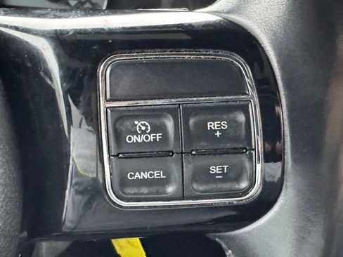 Used 2017 Jeep Wrangler Unlimited Sahara image 27