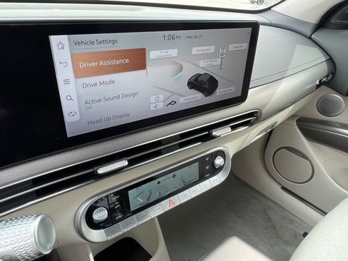 Used 2025 Genesis GV60 Advanced image 15