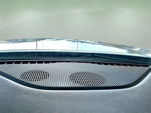 Used 2023 Jeep Grand Cherokee Laredo image 43