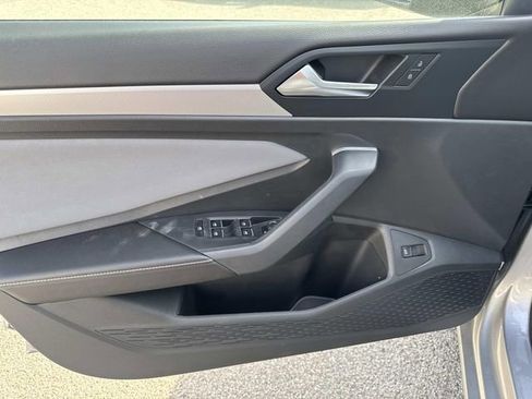 New 2026 Volkswagen Jetta SE FWD image 14