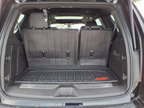Used 2021 GMC Yukon Denali w/ Denali Premium Package image 16