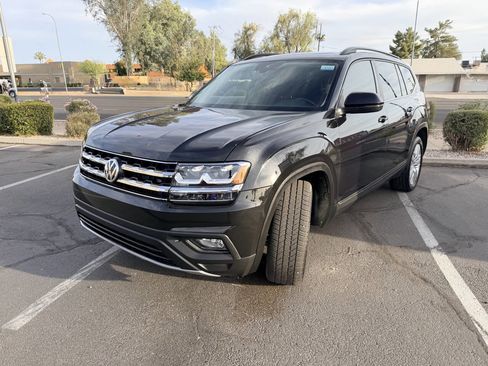 Used 2020 Volkswagen Atlas SE w/ Panoramic Sunroof Package FWD image 3