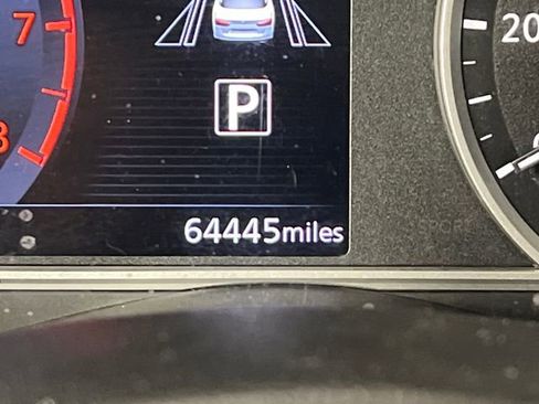 Used 2021 Nissan Versa SV image 33