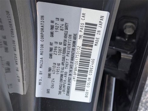 Used 2025 MAZDA MAZDA3 Hatchback w/Premium Plus Pkg image 36