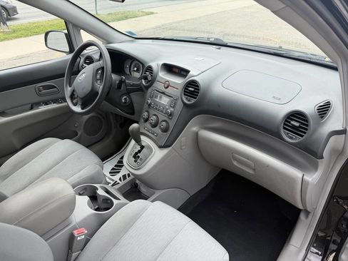 Used 2007 Kia Rondo LX w/ Convenience Pkg FWD image 6