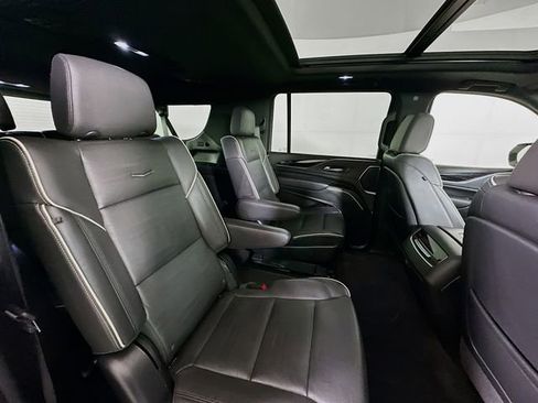 Certified 2023 Cadillac Escalade ESV Sport AWD/4WD image 30