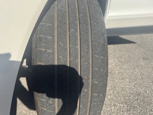 Used 2011 Cadillac SRX Luxury image 15