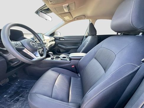 Used 2024 Nissan Altima 2.5 SV FWD image 19