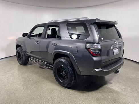 Used 2018 Toyota 4Runner SR5 Premium w/ Convenience Package AWD/4WD image 5