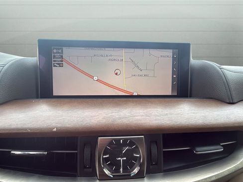 Used 2016 Lexus LX 570 4WD image 18