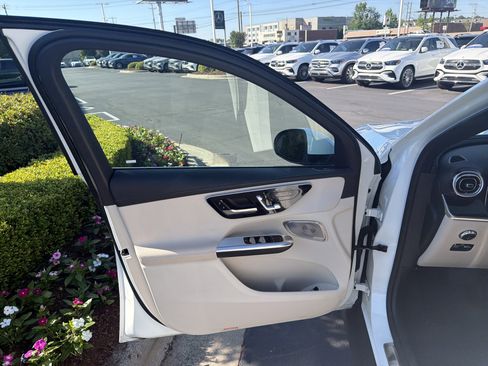 Used 2023 Mercedes-Benz GLC 300 4MATIC image 14