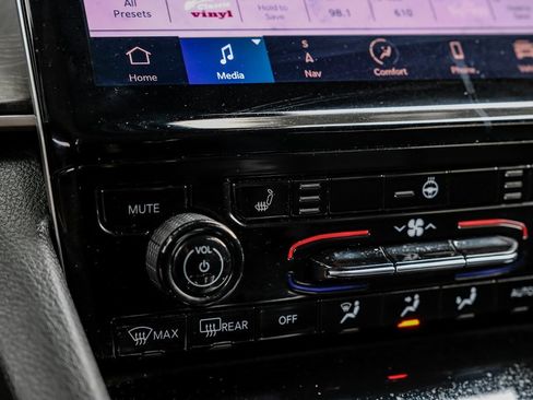 Used 2023 Jeep Grand Cherokee L Limited image 38