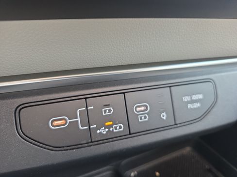 Certified 2025 Kia Carnival SX FWD image 19