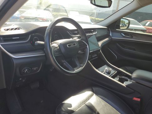 Used 2022 Jeep Grand Cherokee Limited AWD/4WD image 11