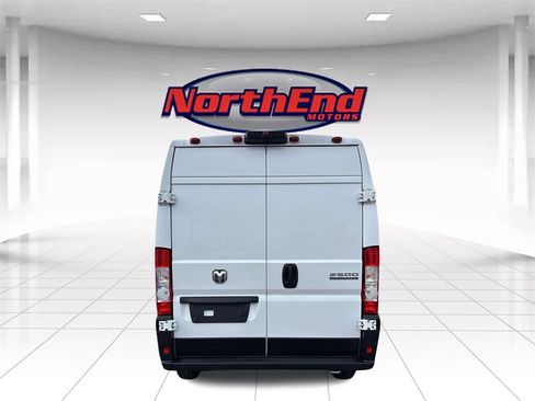 Used 2023 RAM ProMaster 2500 image 4