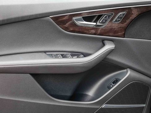 Used 2023 Audi Q8 Premium Plus w/ Premium Plus Package image 21