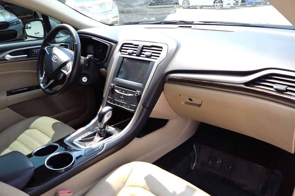 Used 2013 Ford Fusion SE FWD image 18