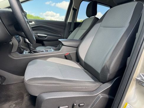 Certified 2018 Ford Escape SE FWD image 8