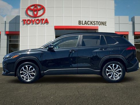 Used 2024 Toyota Corolla Cross AWD Hybrid image 6