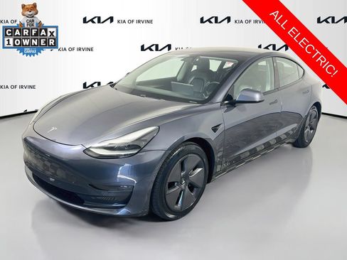 Used 2021 Tesla Model 3 Standard Range Plus RWD image 3