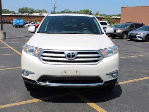 Used 2012 Toyota Highlander SE w/ Tow Pkg AWD/4WD image 3