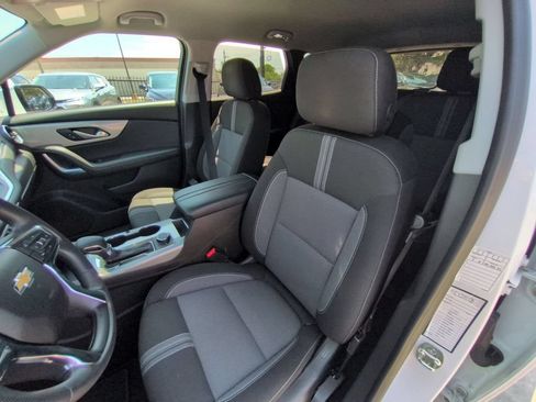 Used 2025 Chevrolet Blazer LT FWD image 23