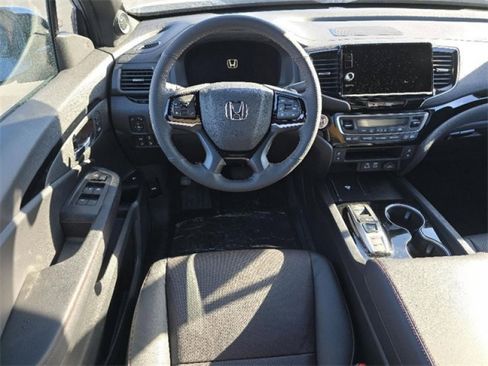 Used 2025 Honda Ridgeline Black Edition image 17