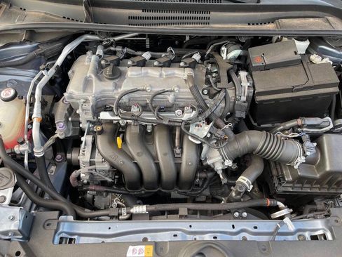 Used 2021 Toyota Corolla LE FWD image 15