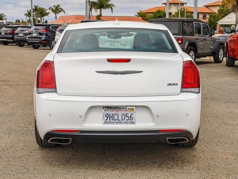 Used 2023 Chrysler 300 Touring L image 5