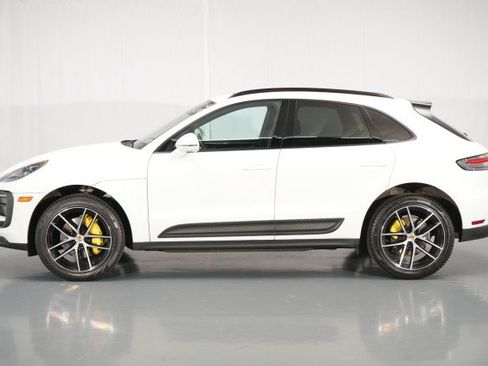 Used 2023 Porsche Macan AWD/4WD image 2