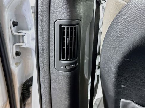 Used 2018 Hyundai Santa Fe Sport FWD image 27