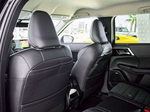 New 2026 Mitsubishi Outlander SE FWD image 25