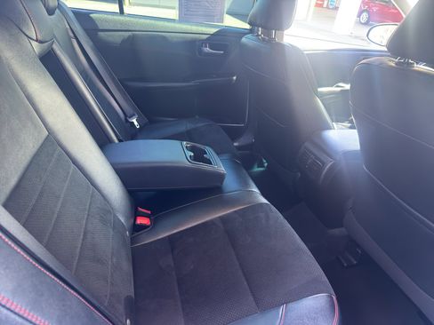 Used 2017 Toyota Camry XSE w/ Moonroof Package FWD image 14