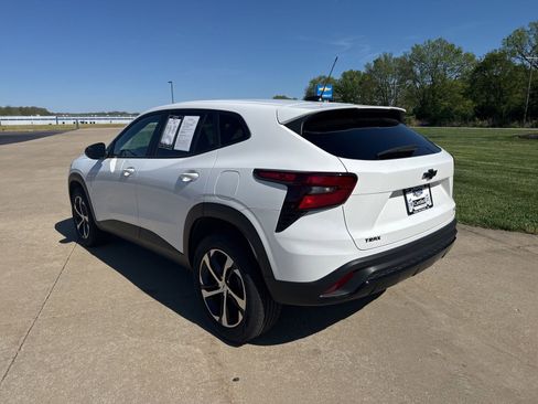Used 2024 Chevrolet Trax RS w/ Driver Confidence Package image 7