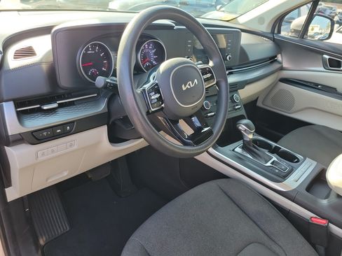 Used 2022 Kia Carnival LX FWD image 14