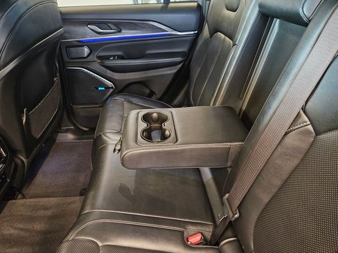 Used 2022 Jeep Grand Cherokee Overland image 29