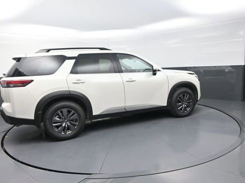 Used 2023 Nissan Pathfinder SV AWD/4WD image 31