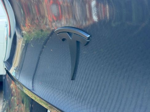 Used 2023 Tesla Model Y Long Range AWD/4WD image 8