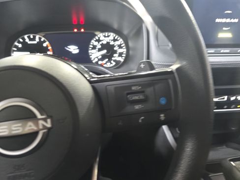 Certified 2023 Nissan Rogue SV FWD image 18