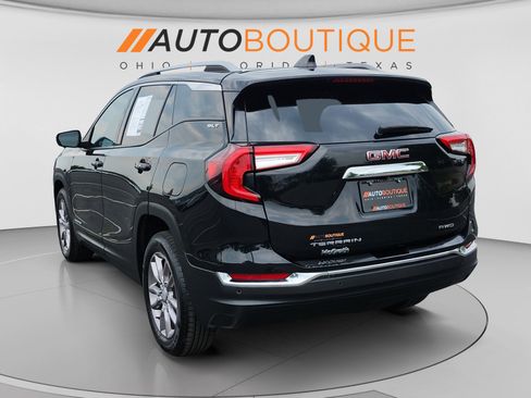 Used 2022 GMC Terrain SLT w/ Infotainment Package II AWD/4WD image 3