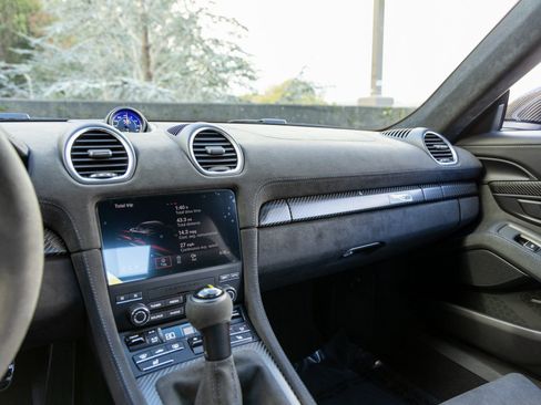 Certified 2025 Porsche 718 Cayman GT4 RS image 39