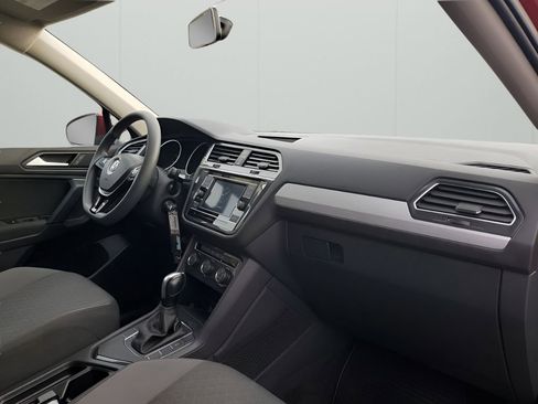 Used 2019 Volkswagen Tiguan S image 14