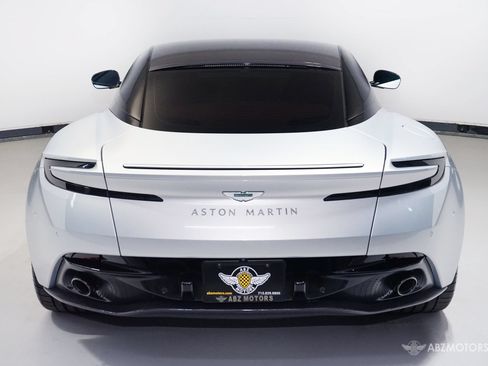 Used 2025 Aston Martin DB12 Coupe RWD image 8