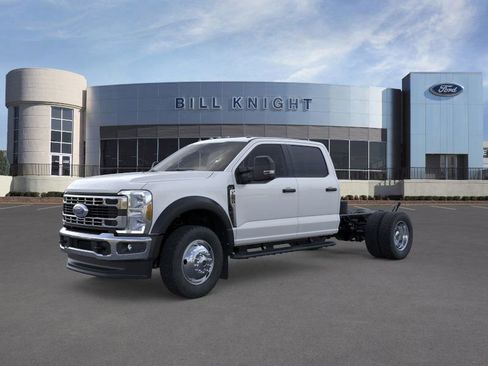 New 2025 Ford F550 4x4 Crew Cab image 2