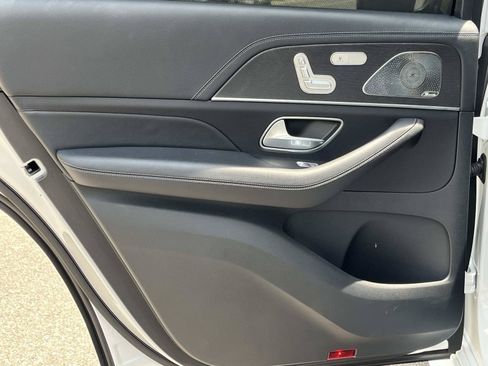 Used 2025 Mercedes-Benz GLS 450 4MATIC image 22