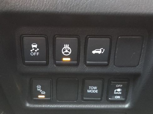 Used 2020 Nissan Pathfinder SL image 6