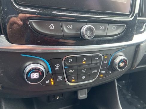 Used 2020 Chevrolet Traverse LT w/ LPO, Floor Liner Package image 15