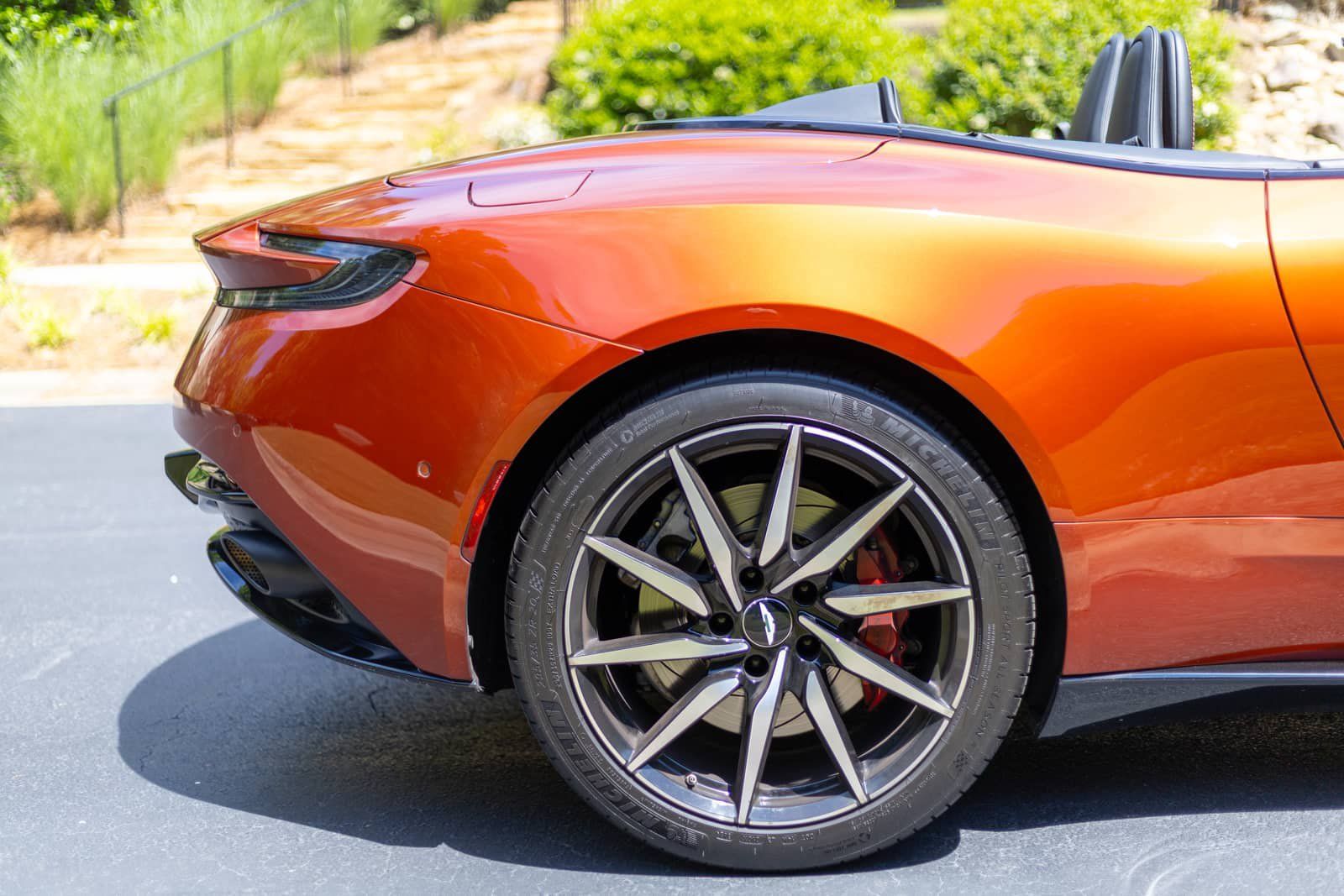 Used 2021 Aston Martin DB11 Volante RWD image 35