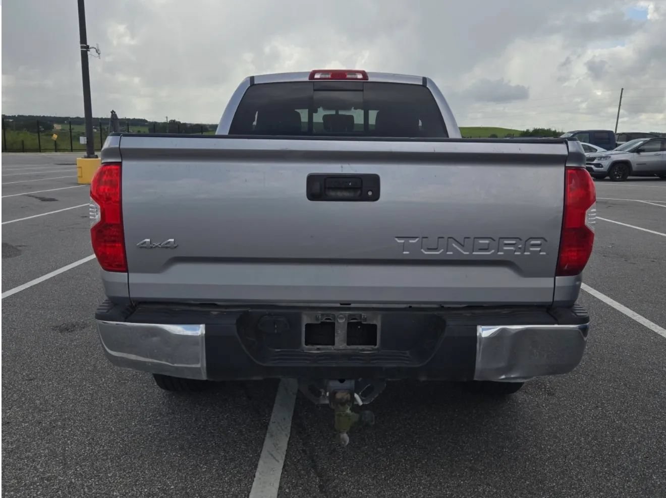 Used 2017 Toyota Tundra SR5 w/ SR5 Upgrade Package AWD/4WD image 3