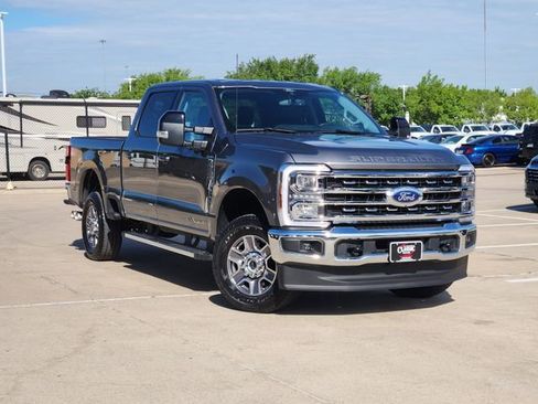 Used 2025 Ford F250 Lariat w/ FX4 Off-Road Package AWD/4WD image 2